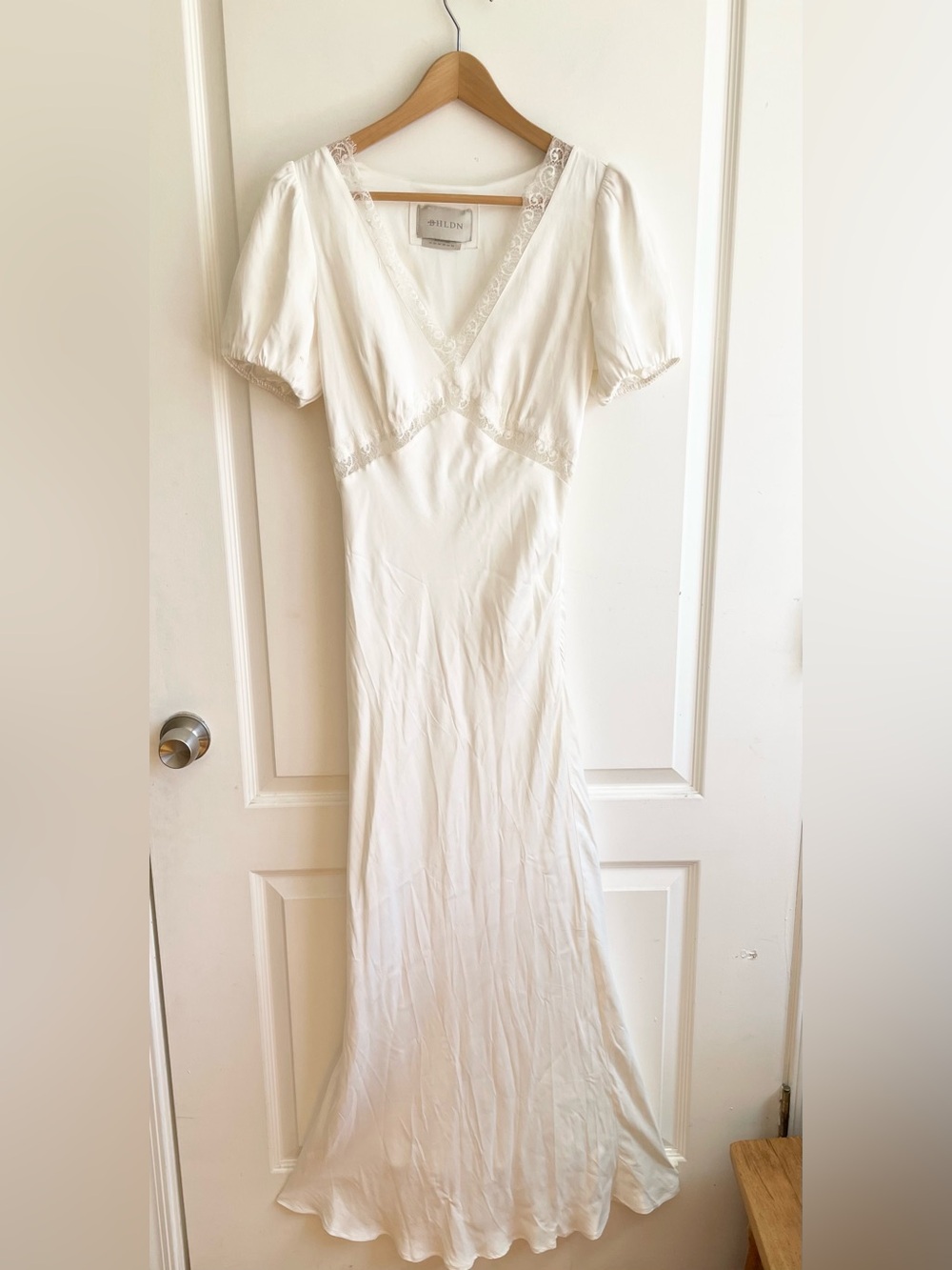 BHLDN Bridal Satin Lace-Trimmed Short-Sleeve V-Neck Slip Dress Size XS